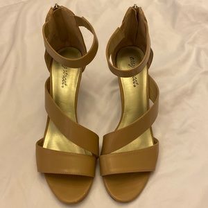 Easy Street tan colored heels